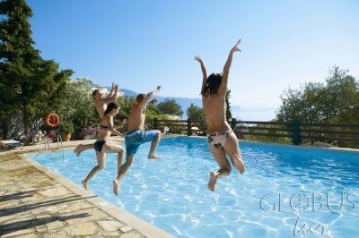 Греция. Отель Daphnila Bay Thalasso. Family Bungalow. Бассейн