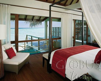Four Seasons Resort Maldives at Landaa Giraavaru. Water villa 